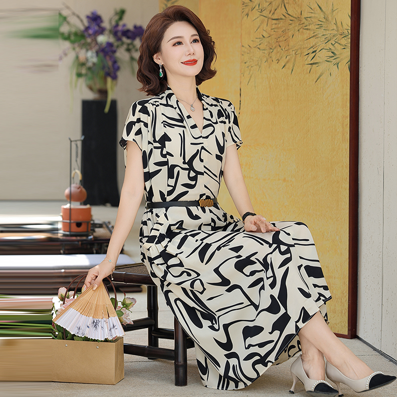 法式中长款裙子女装修身夏季三宅风百褶连衣裙碎花印花夏装