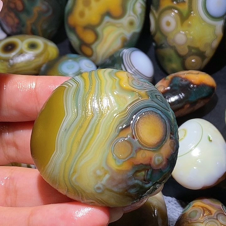 玛瑙/玉髓未镶嵌珠宝奇石174