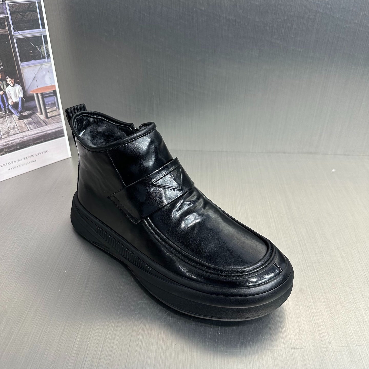 冬季男士加绒保暖休闲鞋羊毛真皮男鞋漆皮潮流时尚软底高帮鞋