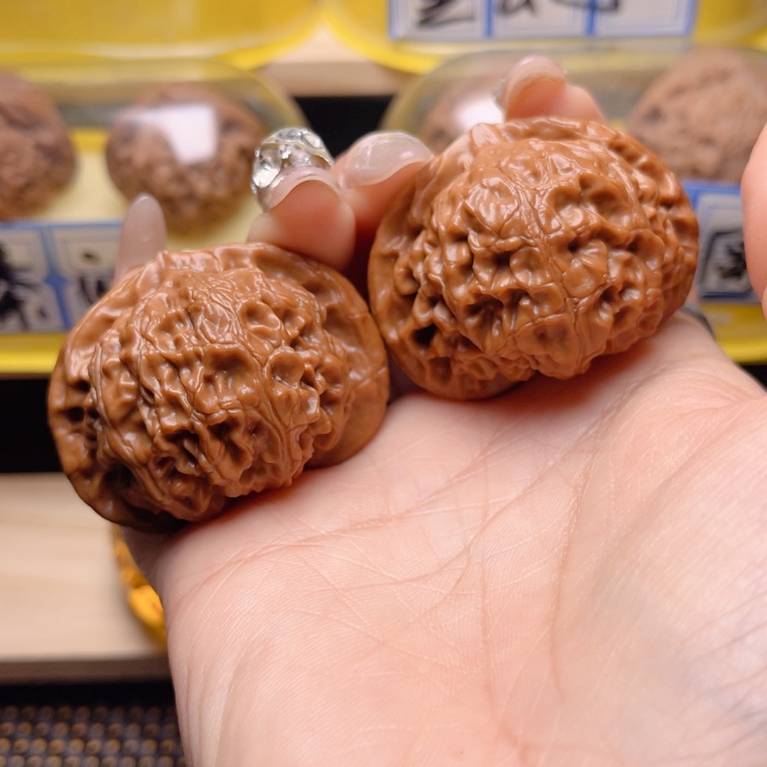 文玩核桃把件奶***S宫灯