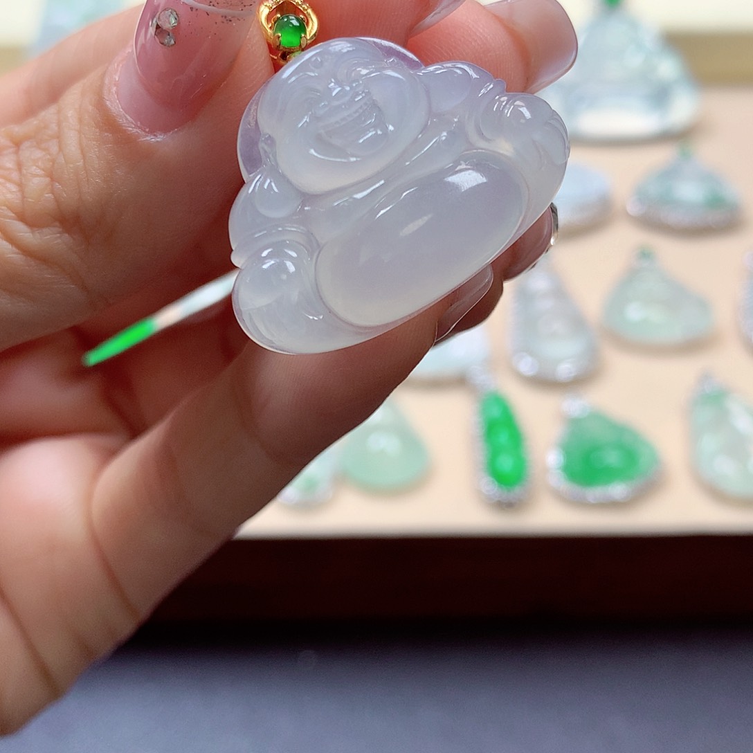 翡翠颈饰18K金镶嵌玉***成翡