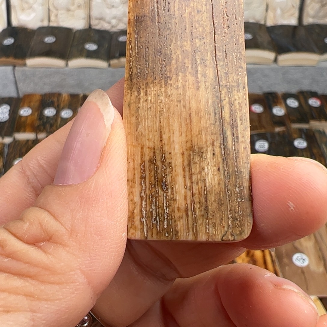 飞***碟泥塑猛犸真品福利打孔不退批发