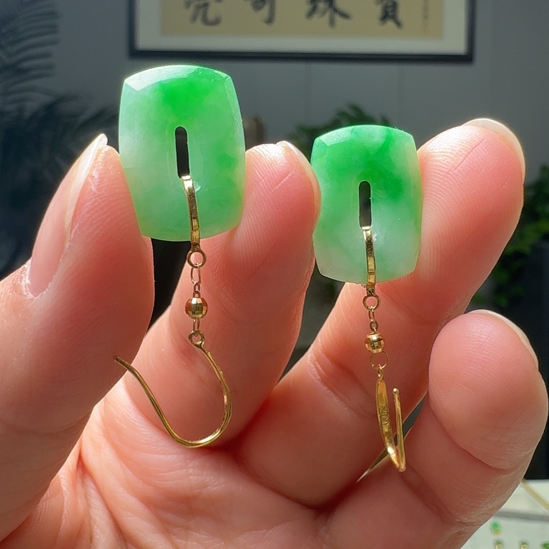 翡翠18K金镶嵌耳饰天然