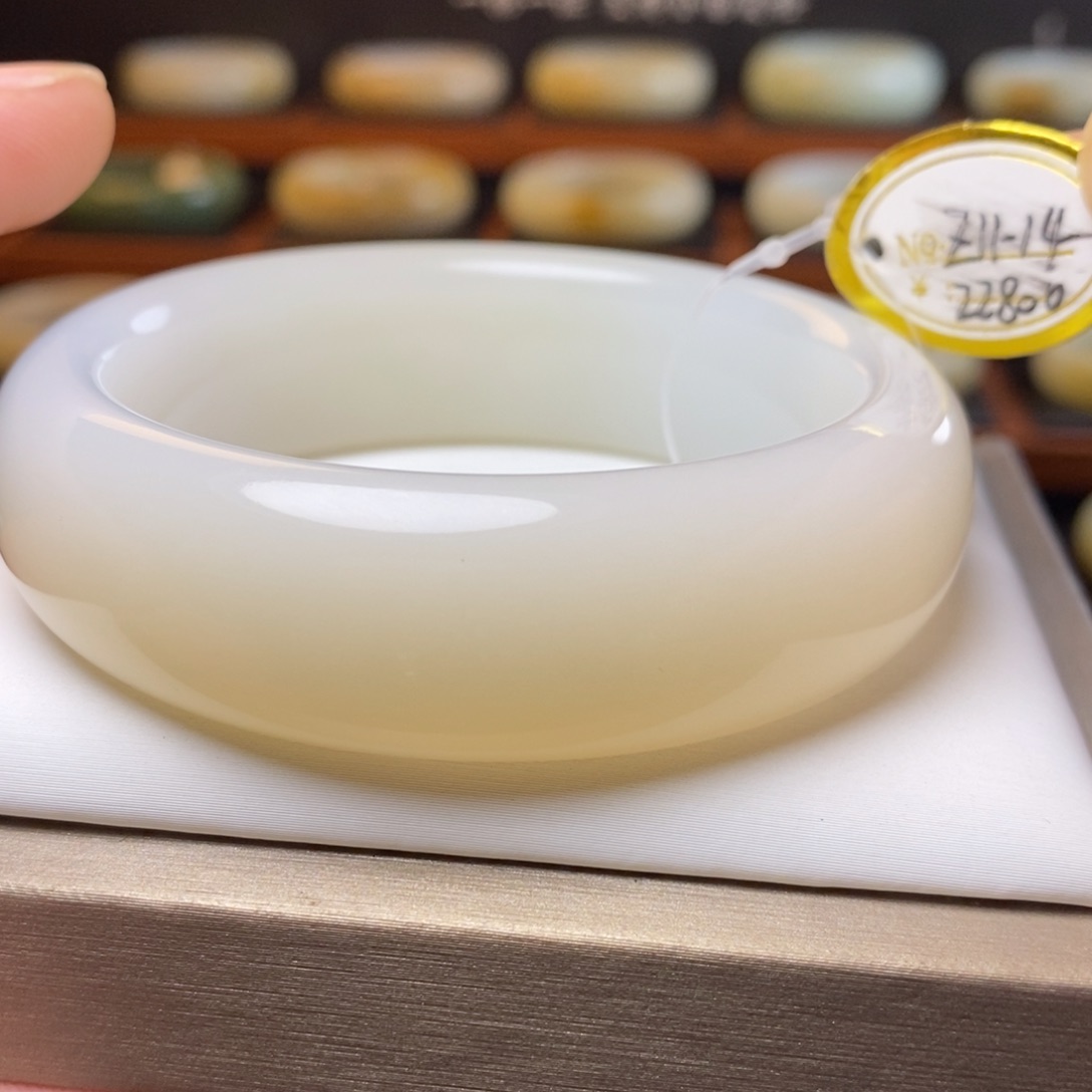 和田玉（白玉）未镶嵌手镯