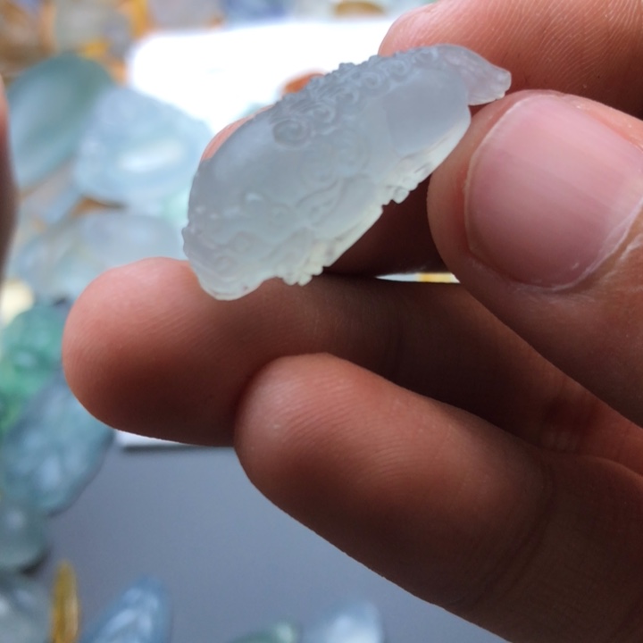 定制翡翠未镶嵌挂件