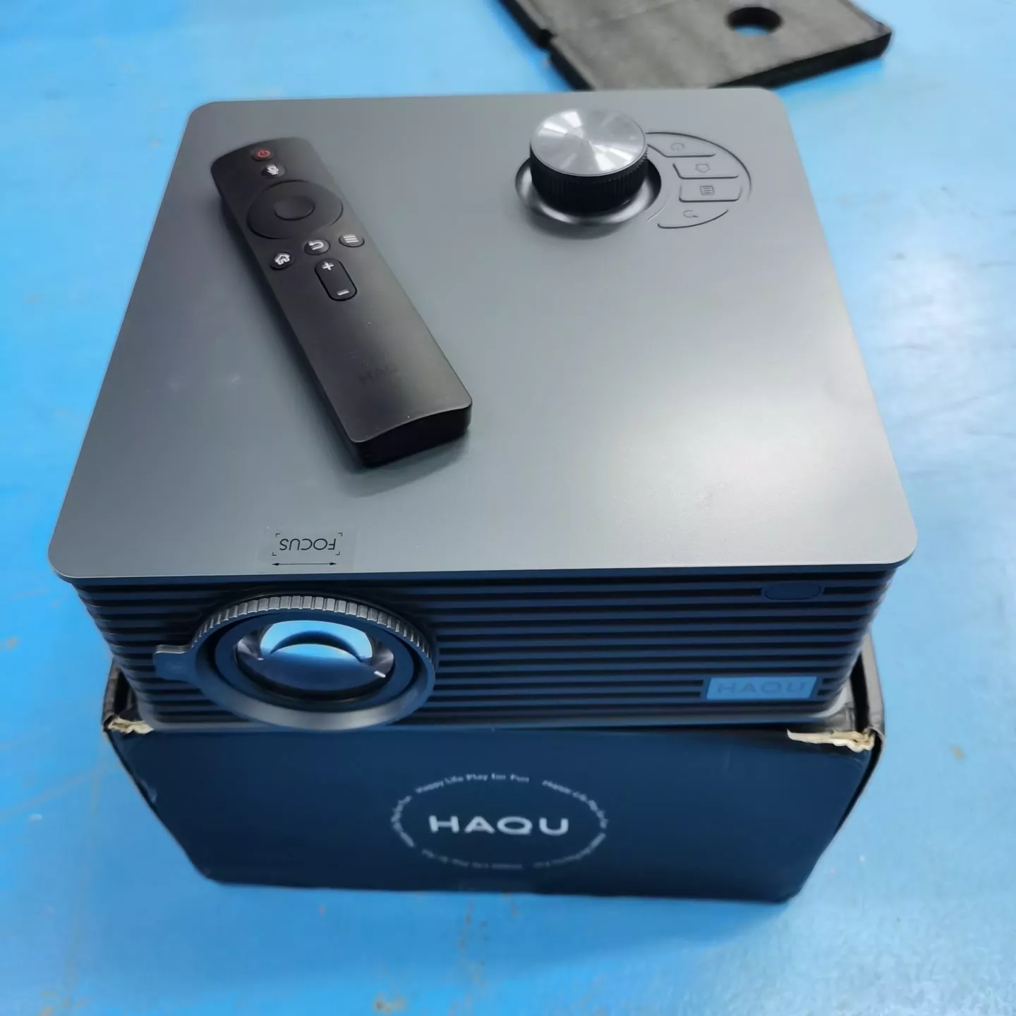 高清家用影院级投影仪含原装配件