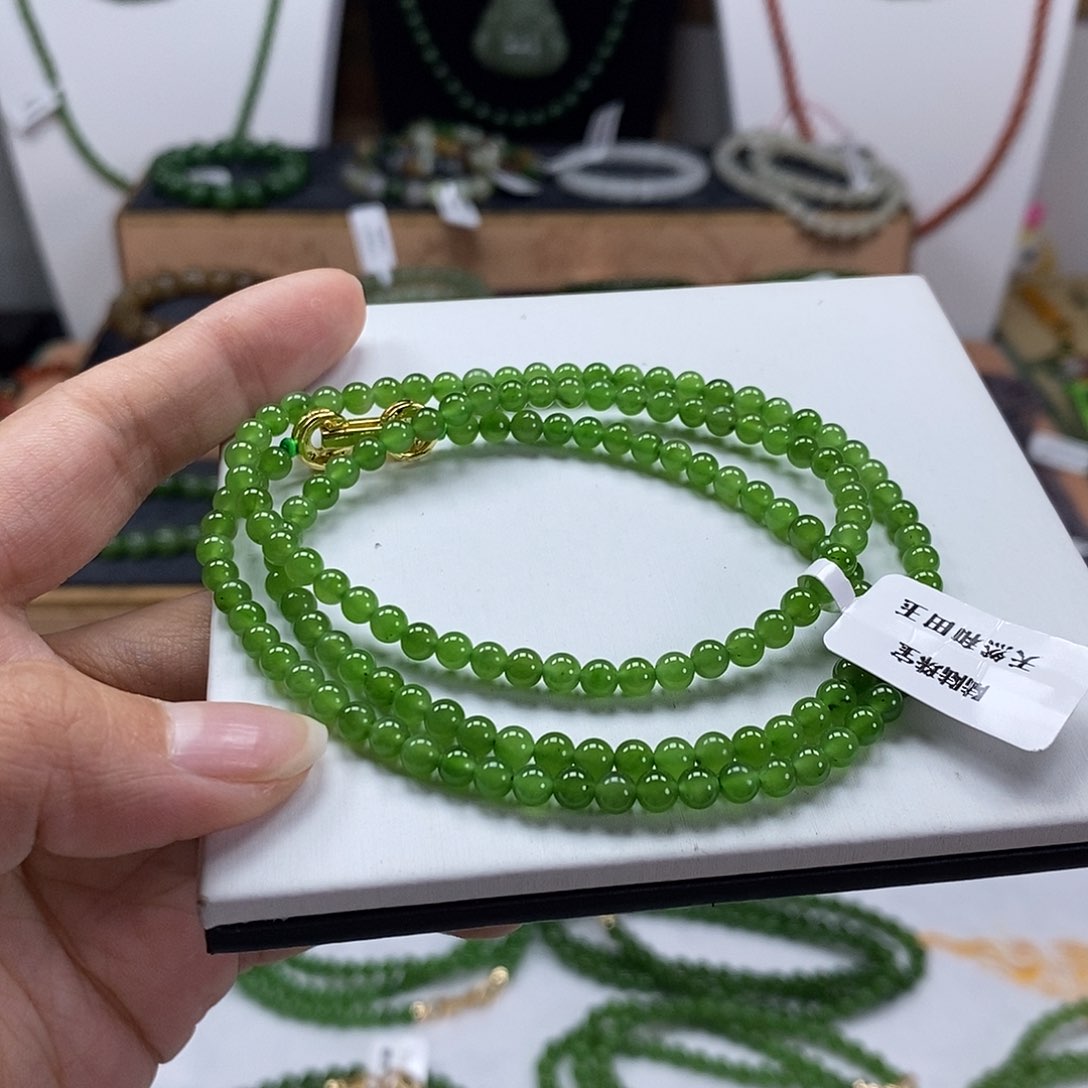 和田玉（碧玉）颈饰未镶嵌4mm果绿