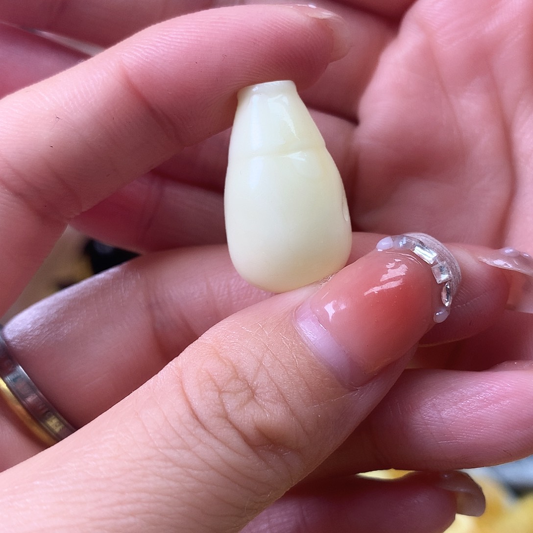 蜜蜡珠宝奇石未镶嵌小**话