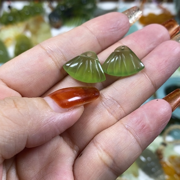 蛇纹石玉未镶嵌吊坠饰