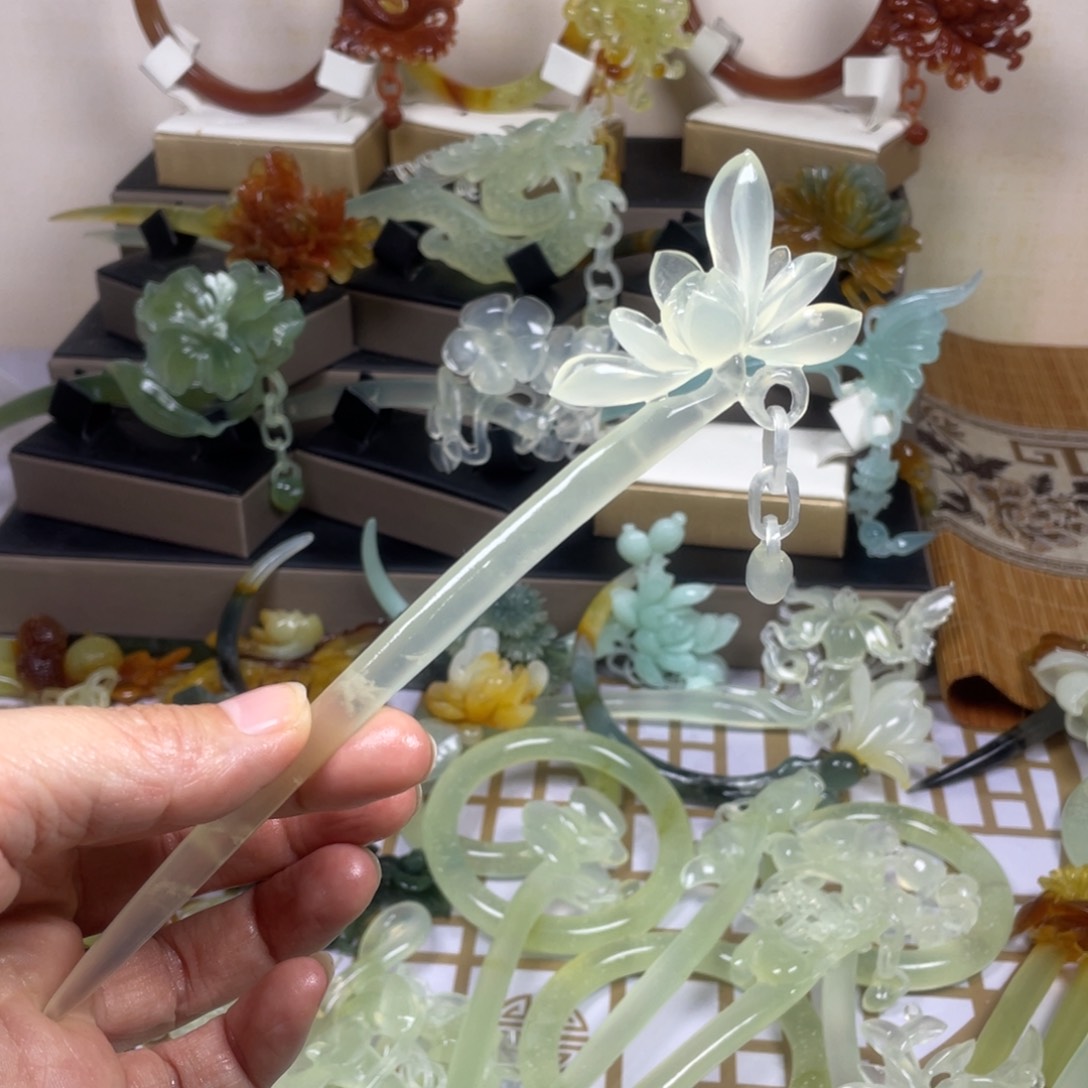 未镶嵌蛇纹石玉发饰小*猫