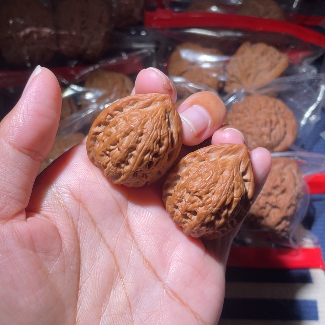 文玩核桃吊坠长治鸡心30