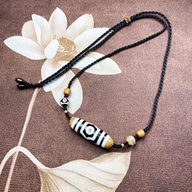 玛瑙黑白三眼锁骨链时尚个性设计简约颈饰