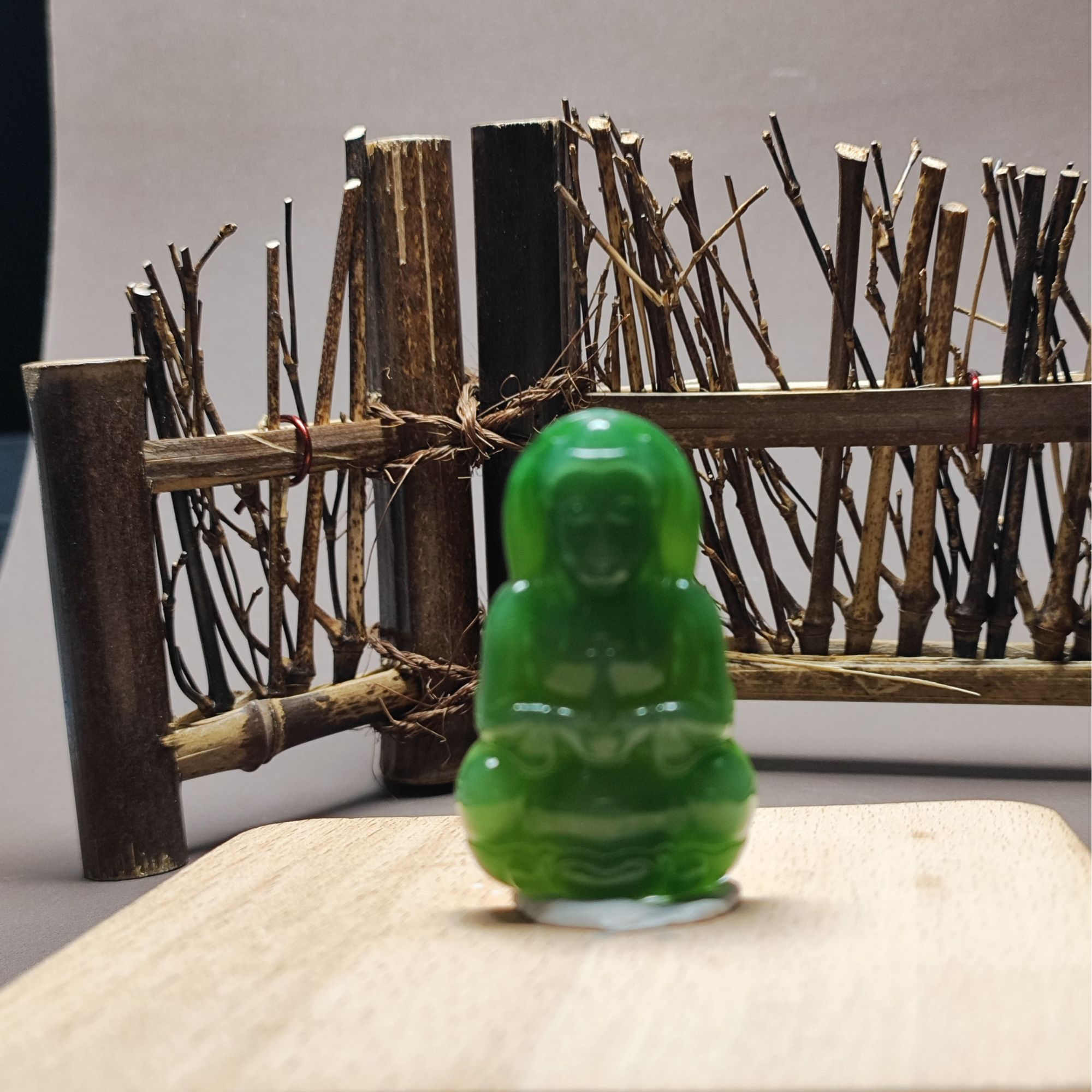 D033海川拍卖和田玉吊坠