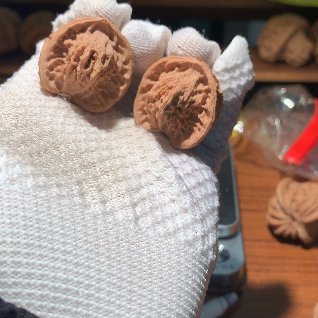 文玩核桃吊坠怀抱子260