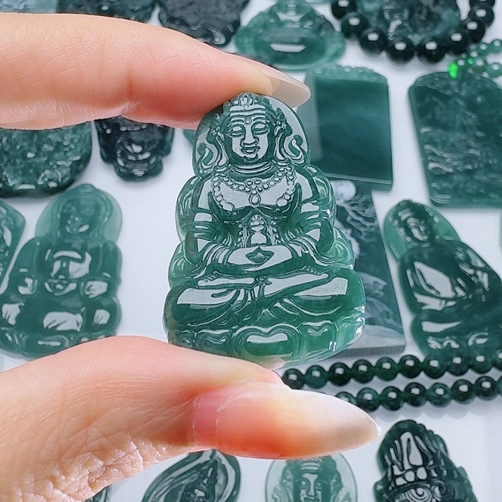 颈饰未镶嵌翡翠多样性发其一