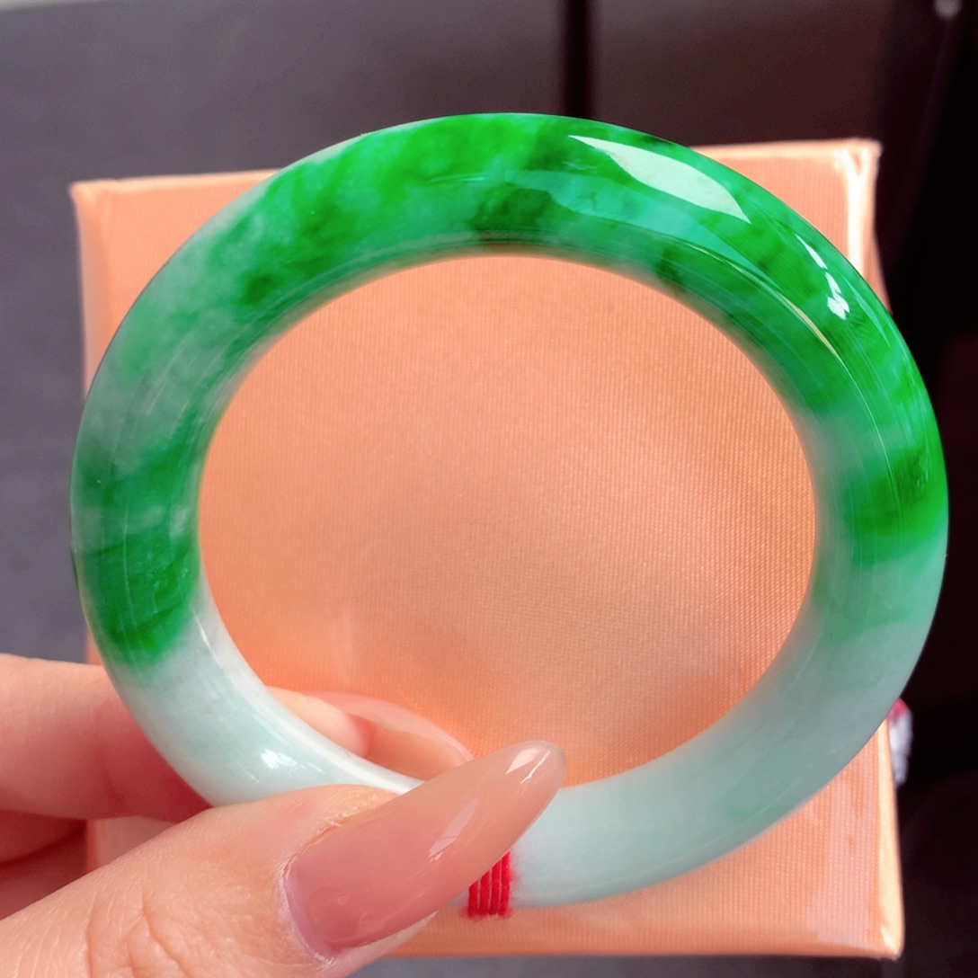 翡翠未镶嵌手镯翡翠