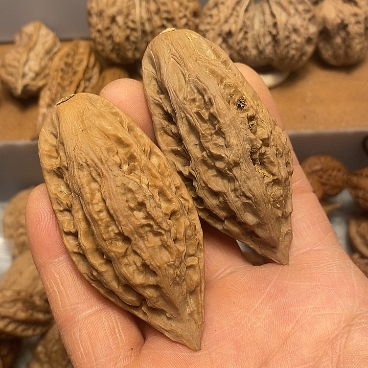 一***摇文玩核桃吊坠不错