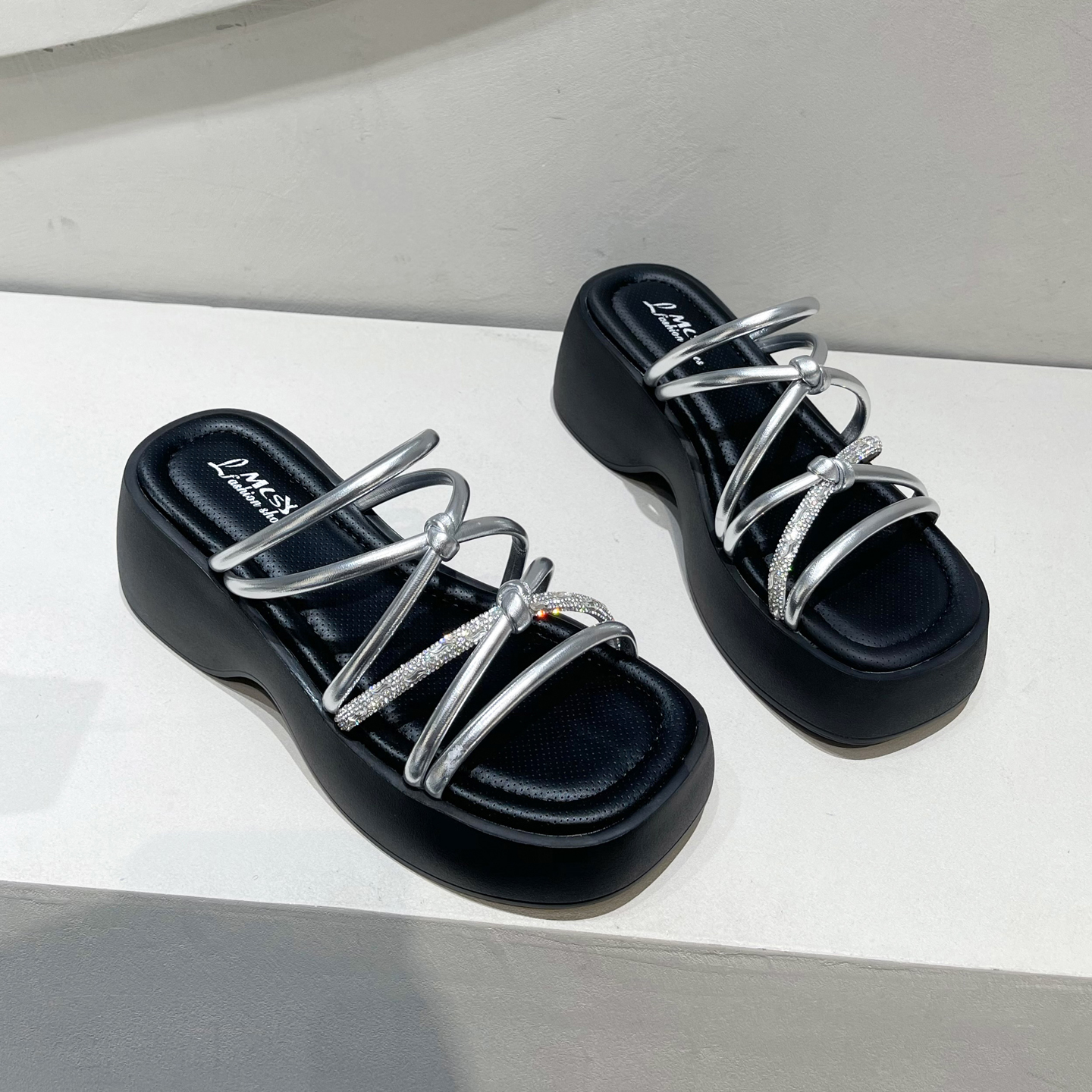 拖鞋女外穿踩屎感2025夏季新款鞋子厚底小个子女款配裙子凉拖