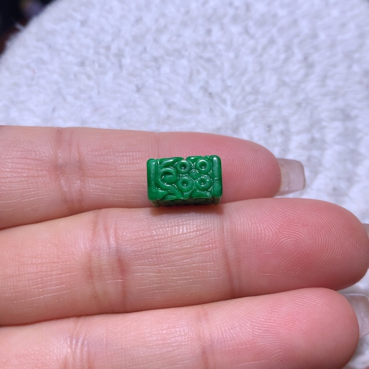 翡翠散珠阳绿桶珠