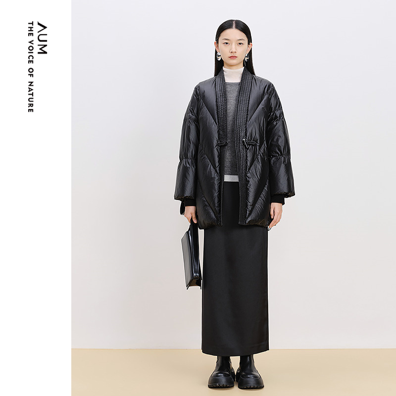 AUM噢姆中式经典设计款时尚女士黑色秋冬羽绒服MCEG4906Y