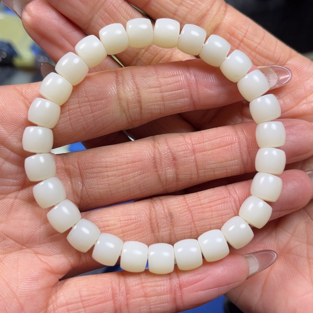 和田玉手串卡8未镶嵌时**猫