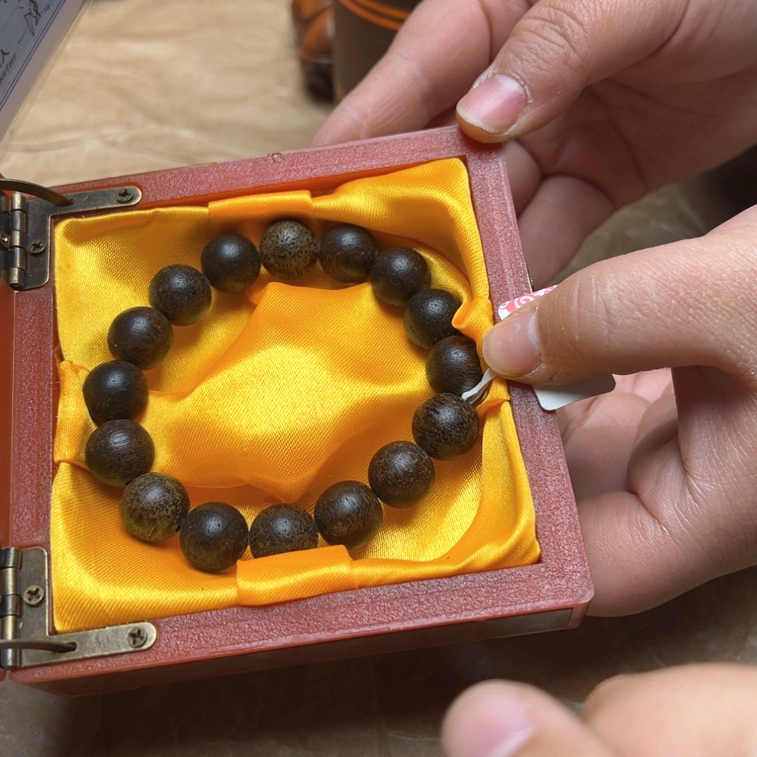 大叶紫檀（黑酸枝木类）