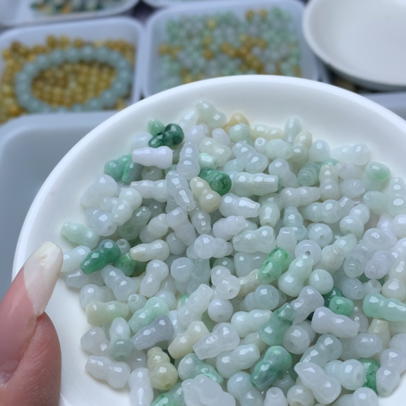 【闪购商品】翡翠手链未镶嵌卡6*10葫芦50个