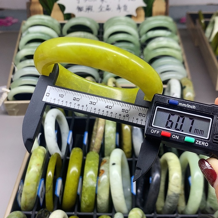 未镶嵌蛇纹石玉手镯108