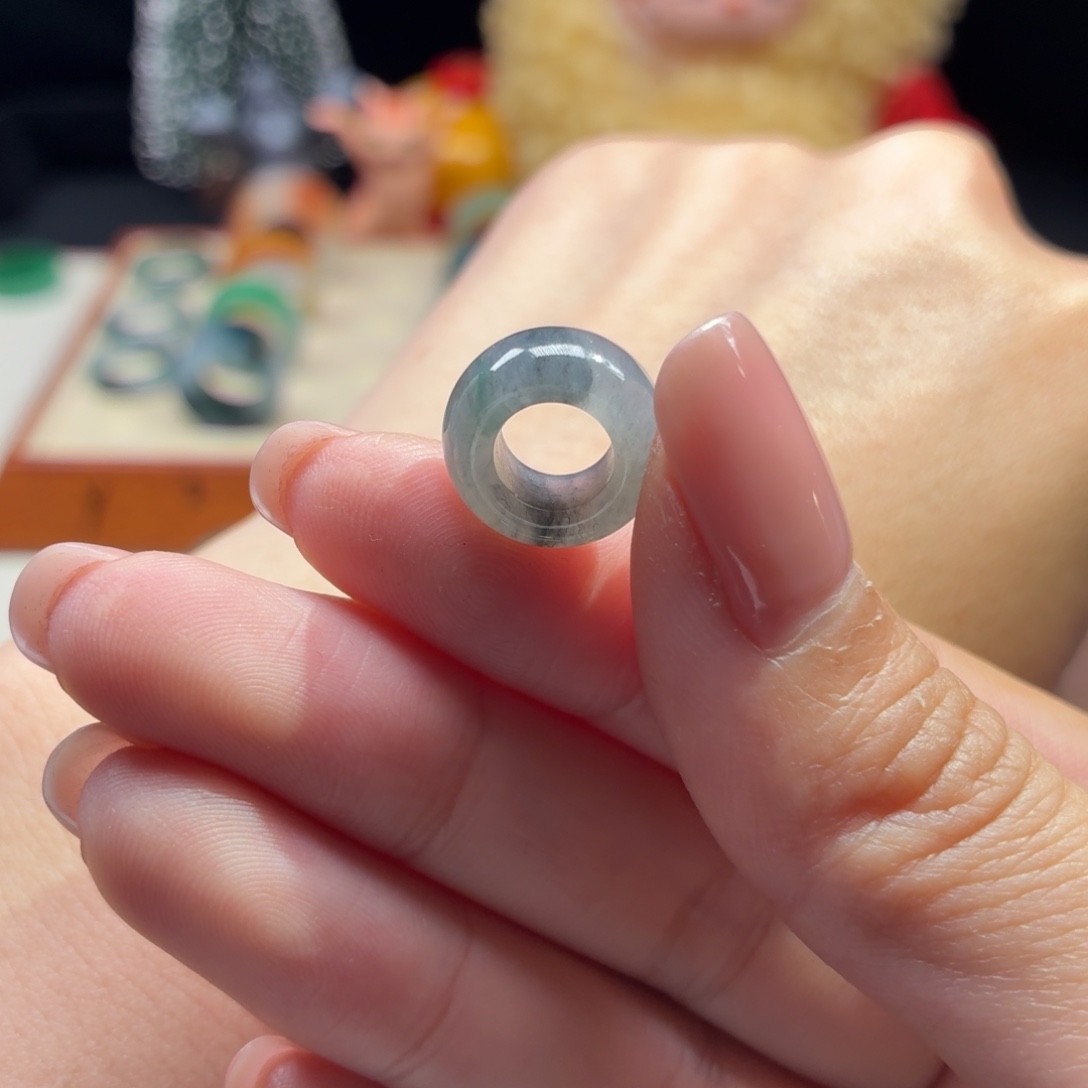 颈饰未镶嵌翡翠跑环 内径7.1mm