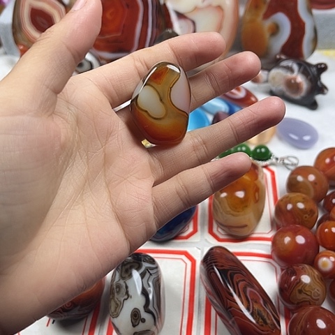 玛瑙/玉髓耳环未镶嵌