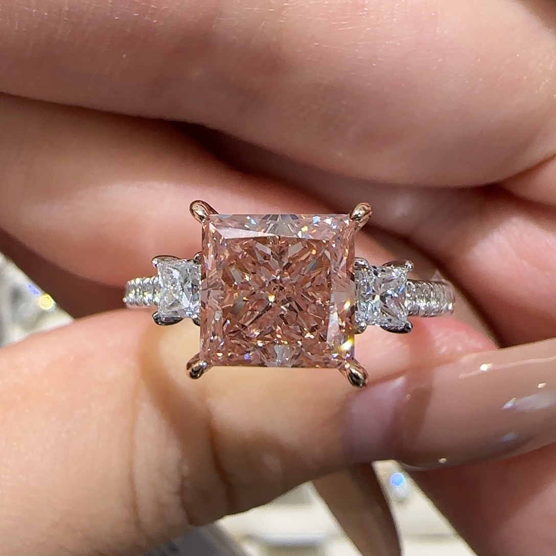 实验室培育钻石18K金镶嵌公主方粉钻2.2卡