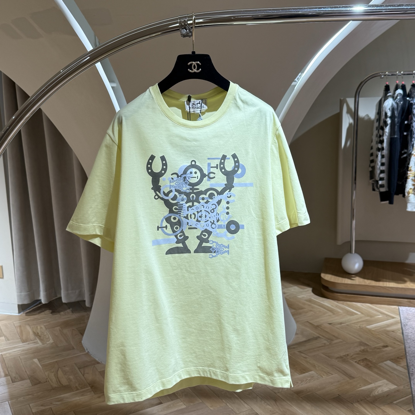 未使用 Hermes/爱马仕 铁蹄匠先生”黄色机器人短袖  L码吊牌在