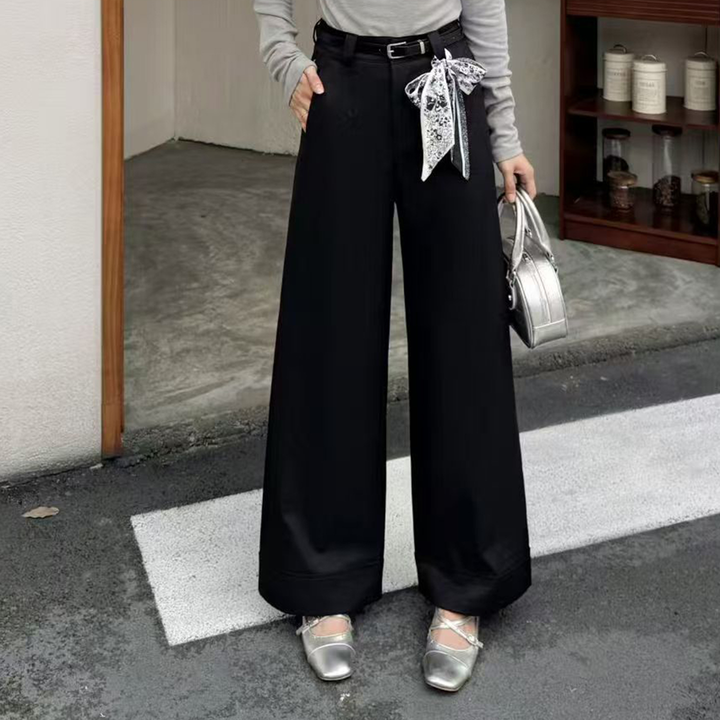 雪中飞中年妈妈秋季新款高腰显瘦直筒牛仔裤女宽松阔腿裤休闲长裤