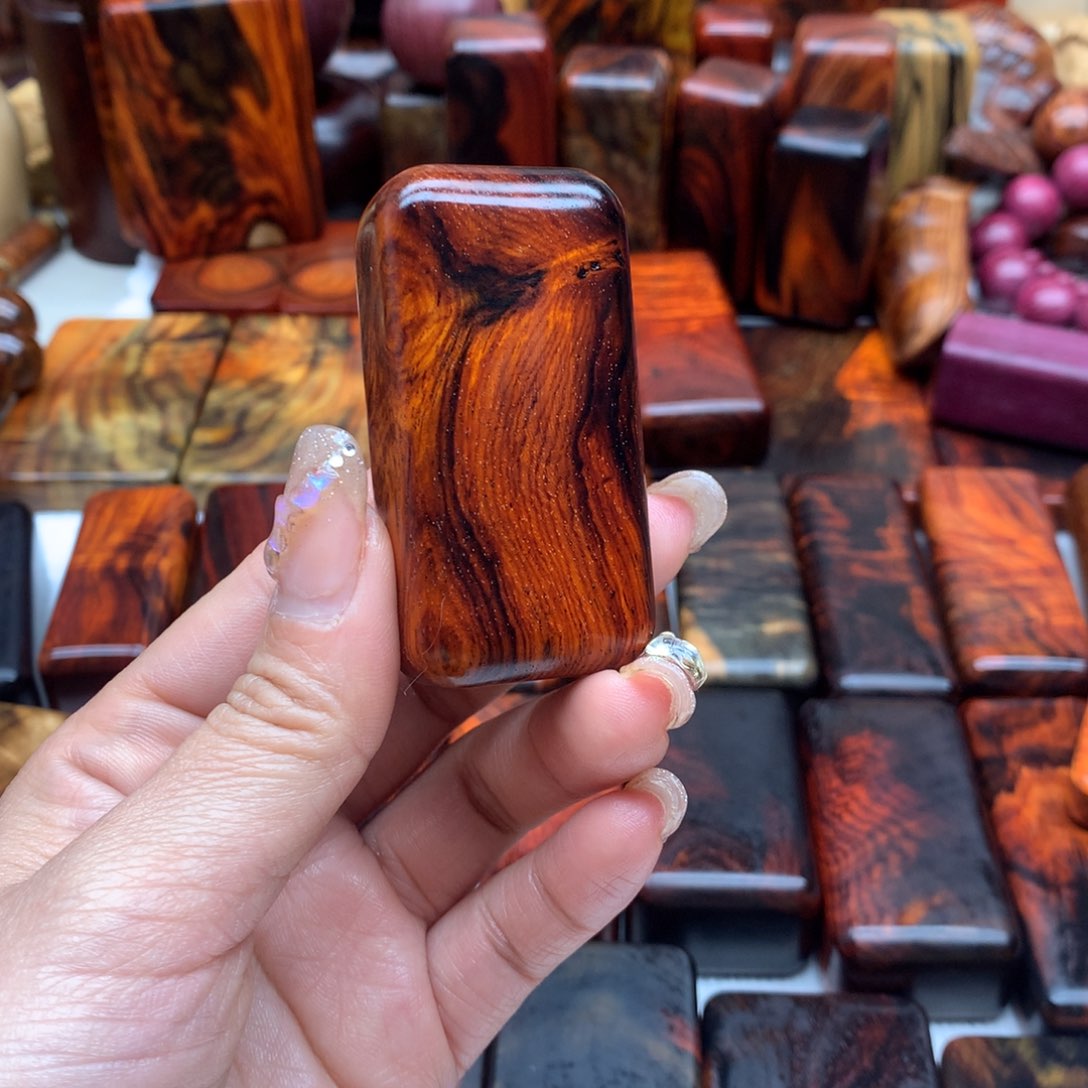 交趾黄檀（大红酸枝）泽***王