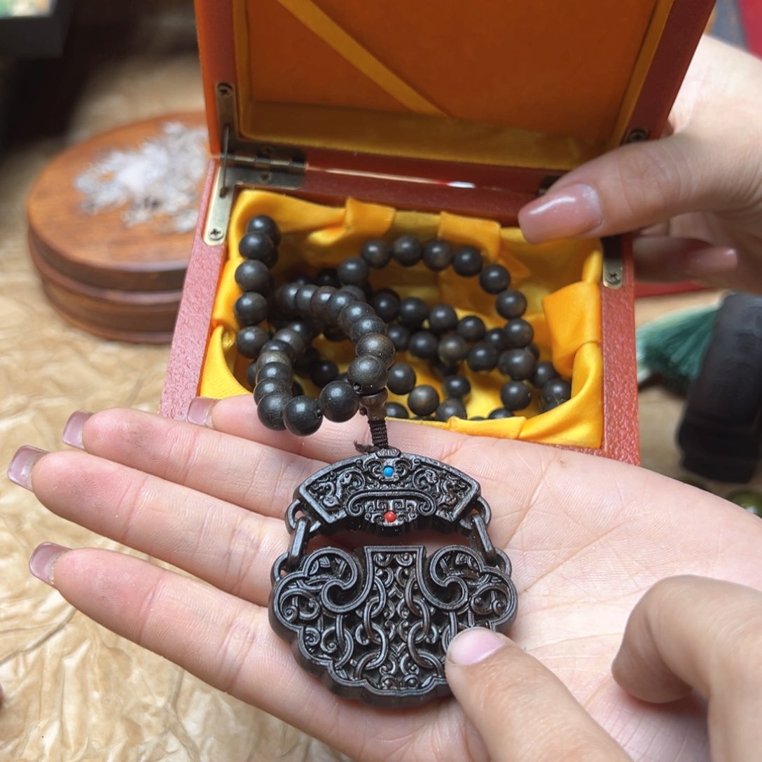 滴血莲花菩提吊坠