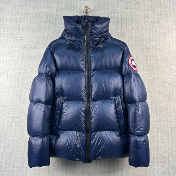 未使用 CANADA GOOSE Crofton系列经典红标连帽羽绒服/尺码L/9741