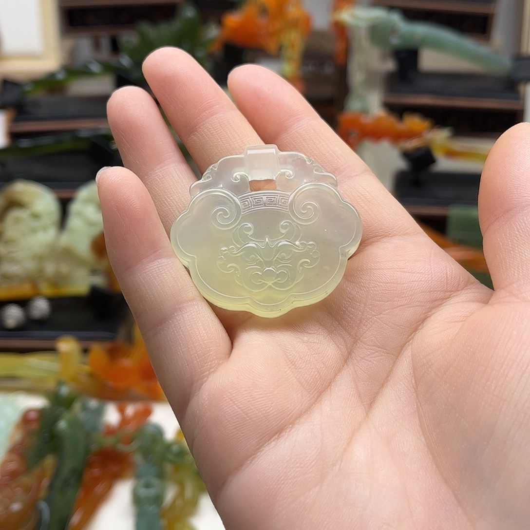 蛇纹石玉未镶嵌岫玉挂坠