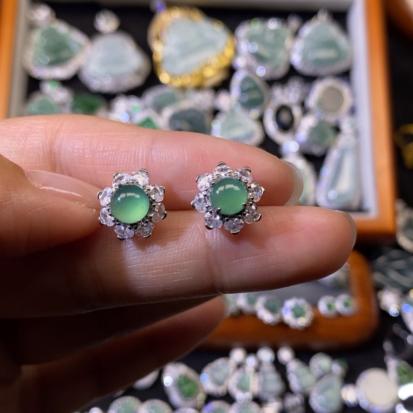 【闪购商品】翡翠颈饰未镶嵌天然