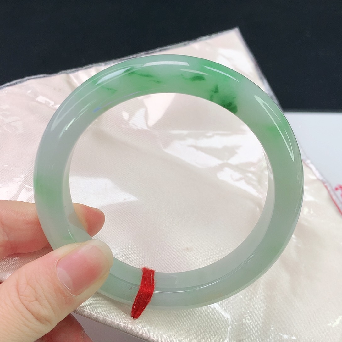 翡翠手镯未镶嵌飘花翡翠手镯9057