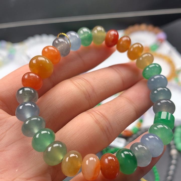 翡翠手镯未镶嵌卡