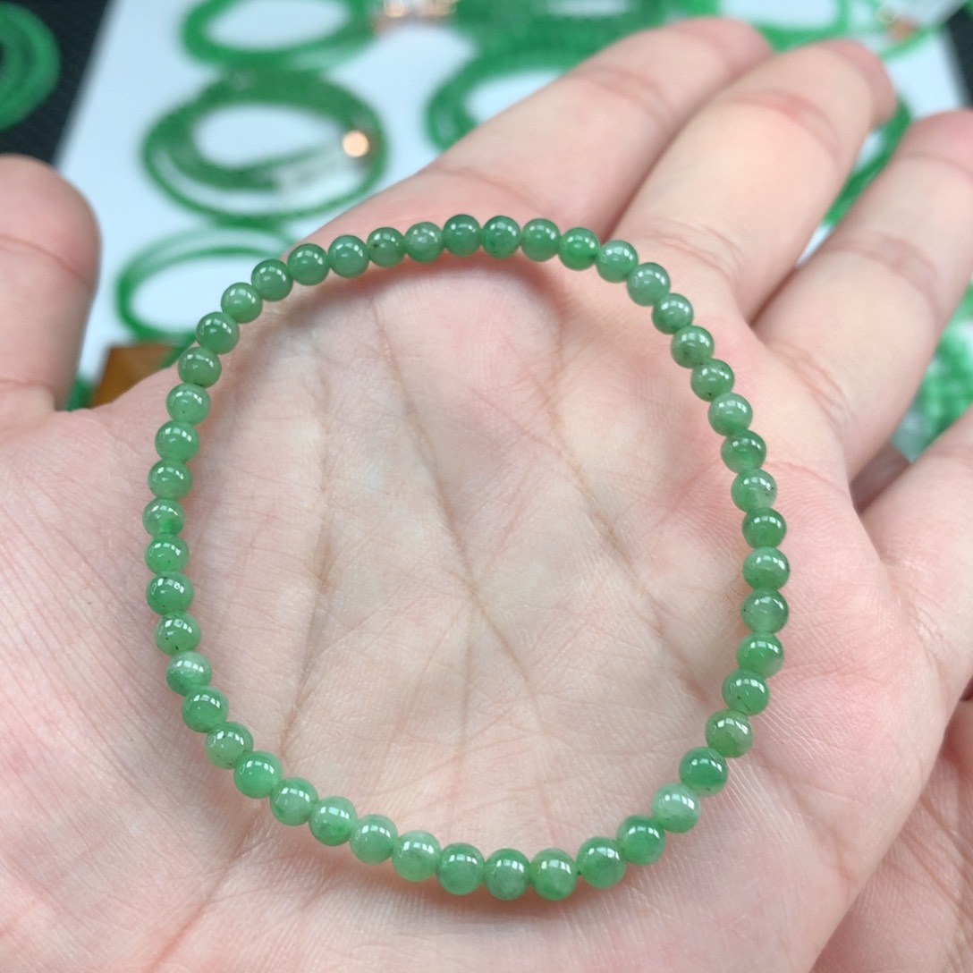 翡翠手链未镶嵌翡翠