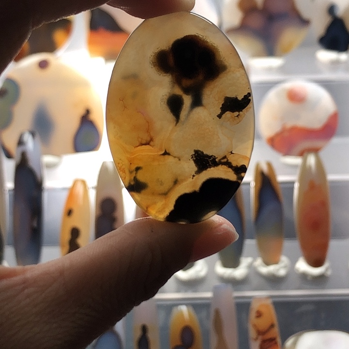 玛瑙/玉髓未镶嵌珠宝半成品155