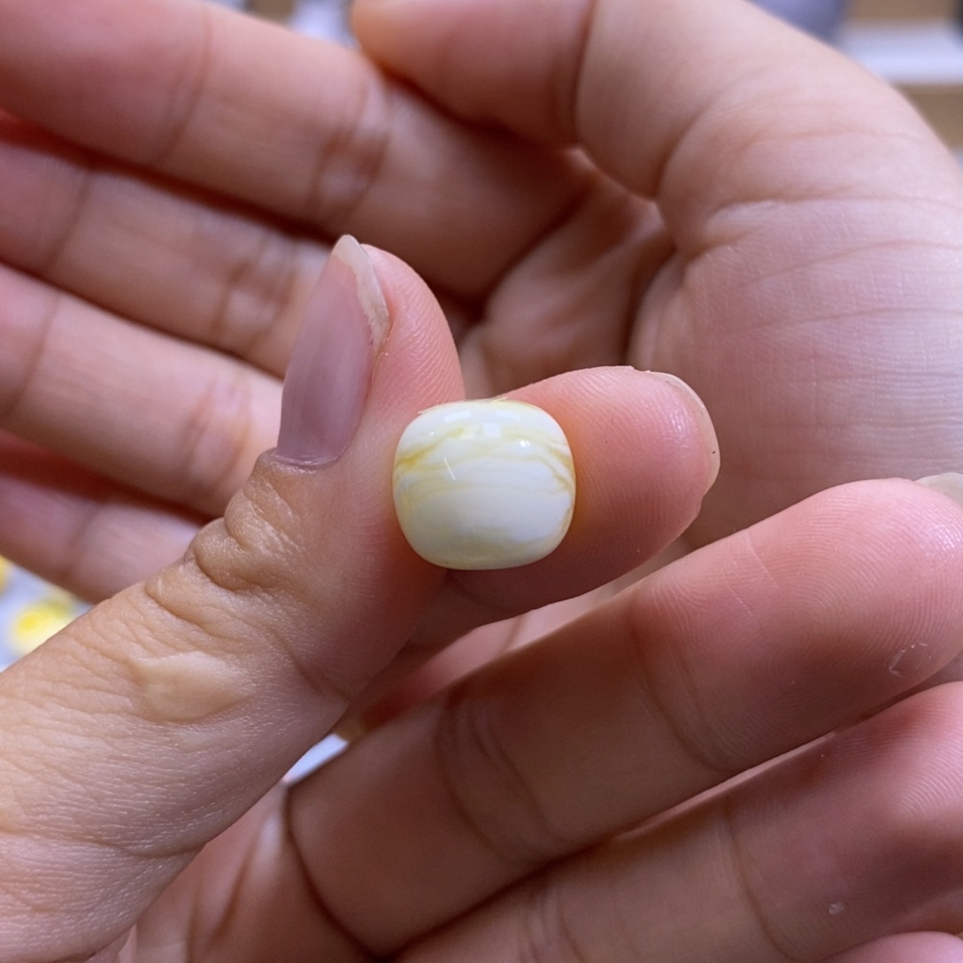 琥珀未镶嵌珠宝奇石12.2