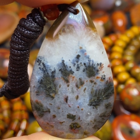 玛瑙/玉髓颈饰未镶嵌