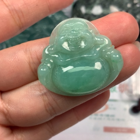 翡翠颈饰未镶嵌漂**孩翡翠