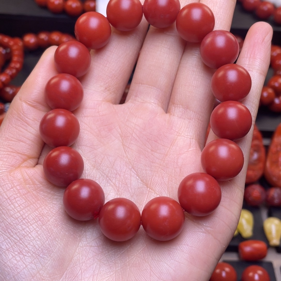 南红玛瑙其它未镶嵌山*13mm高品保山锦红圆珠手串