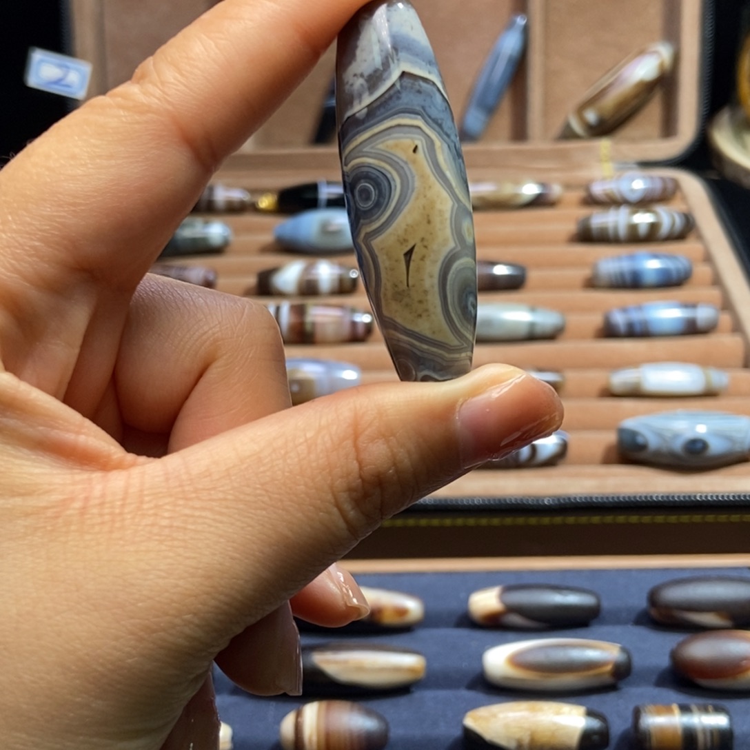 @***酪玛瑙/玉髓未镶嵌颈饰