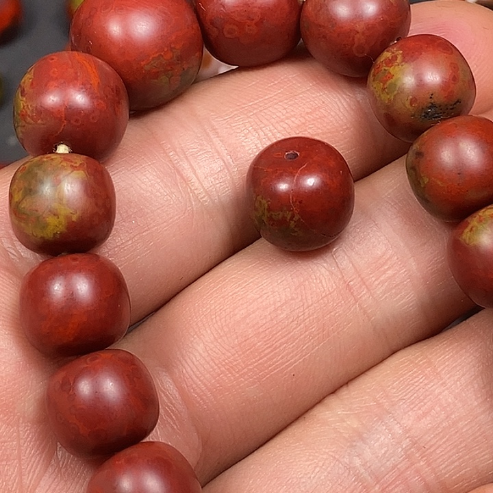 摩***帮南红玛瑙未镶嵌车挂