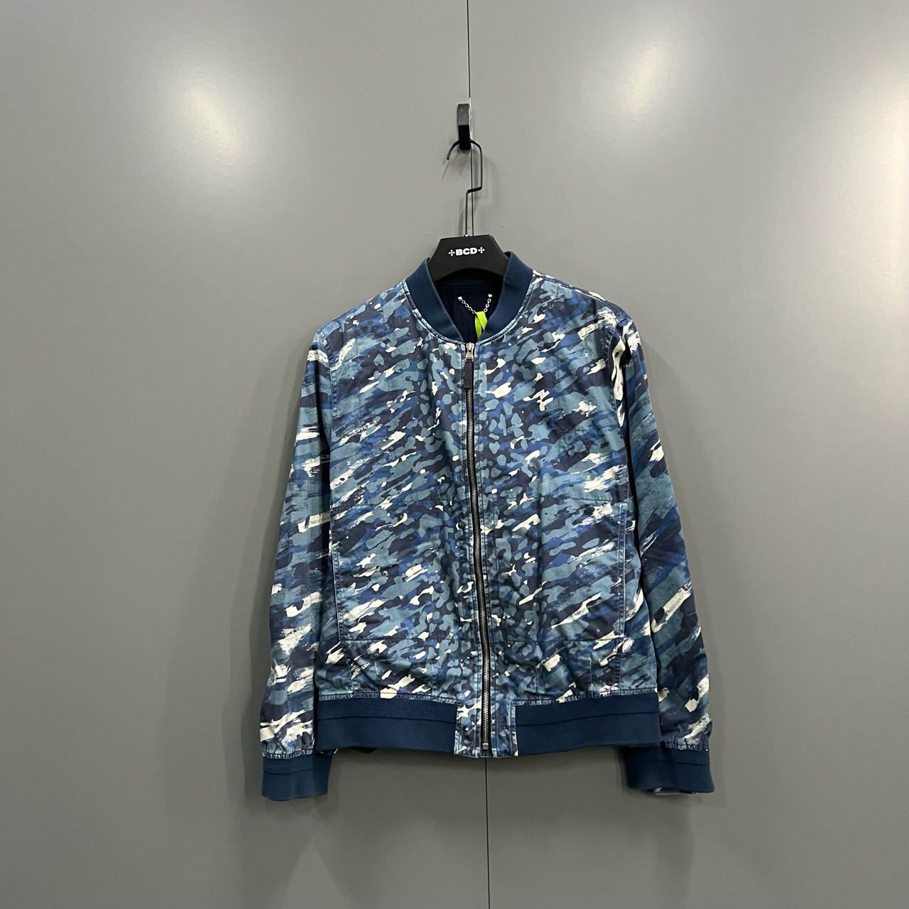 lv 迷彩背后logo拉链夹克 52码/95新/24000/jc602079