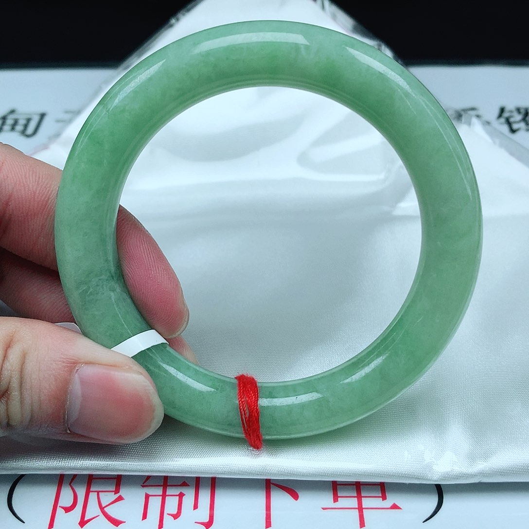 翡翠手镯未镶嵌圈54